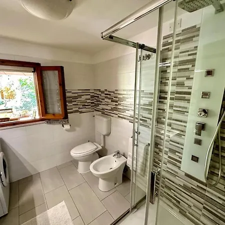 Daire Con Grandi Spazi-2 Da Letto-grande Open Space-cucina Professionale-riscaldamento Centralizzato-wifi *