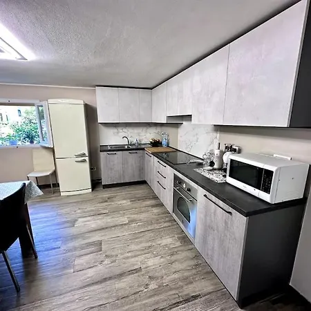 Con Grandi Spazi-2 Da Letto-grande Open Space-cucina Professionale-riscaldamento Centralizzato-wifi Cesena